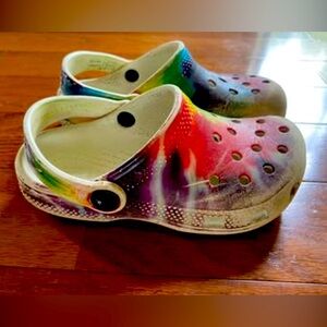 Toddler Tie-Dye Crocs Size C 11